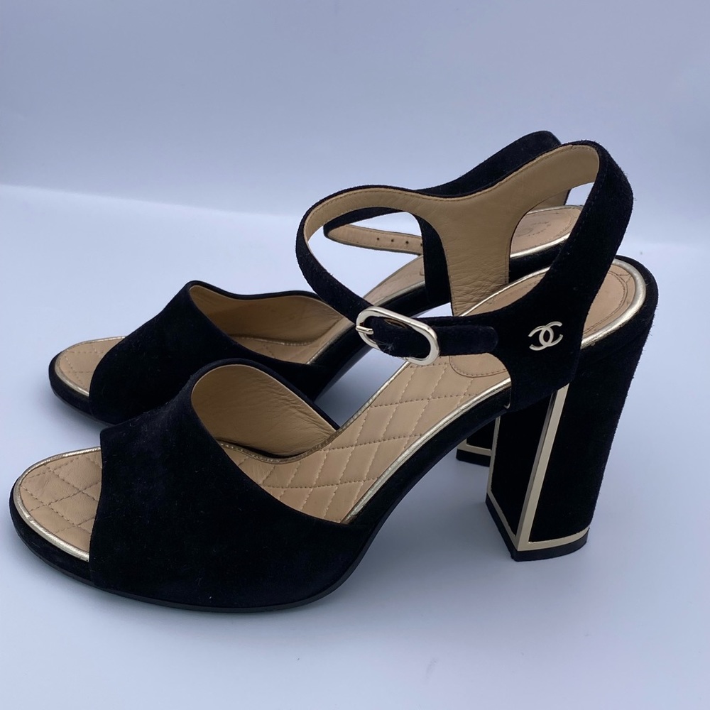 CHANEL AUTHENTIC SANDALS BLACK SUEDE Size 7
